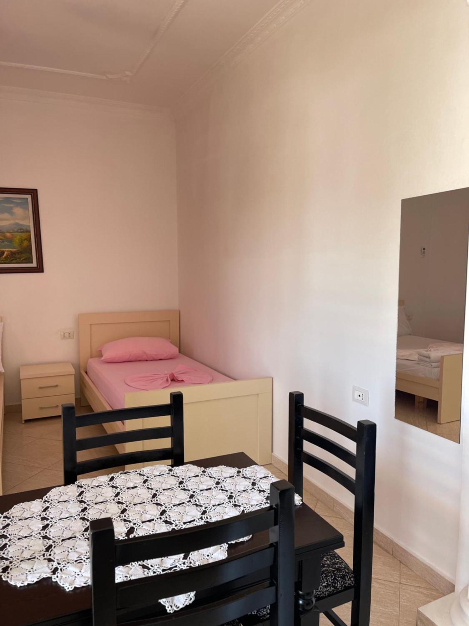 Kristeo Apartment Vlore Exterior photo